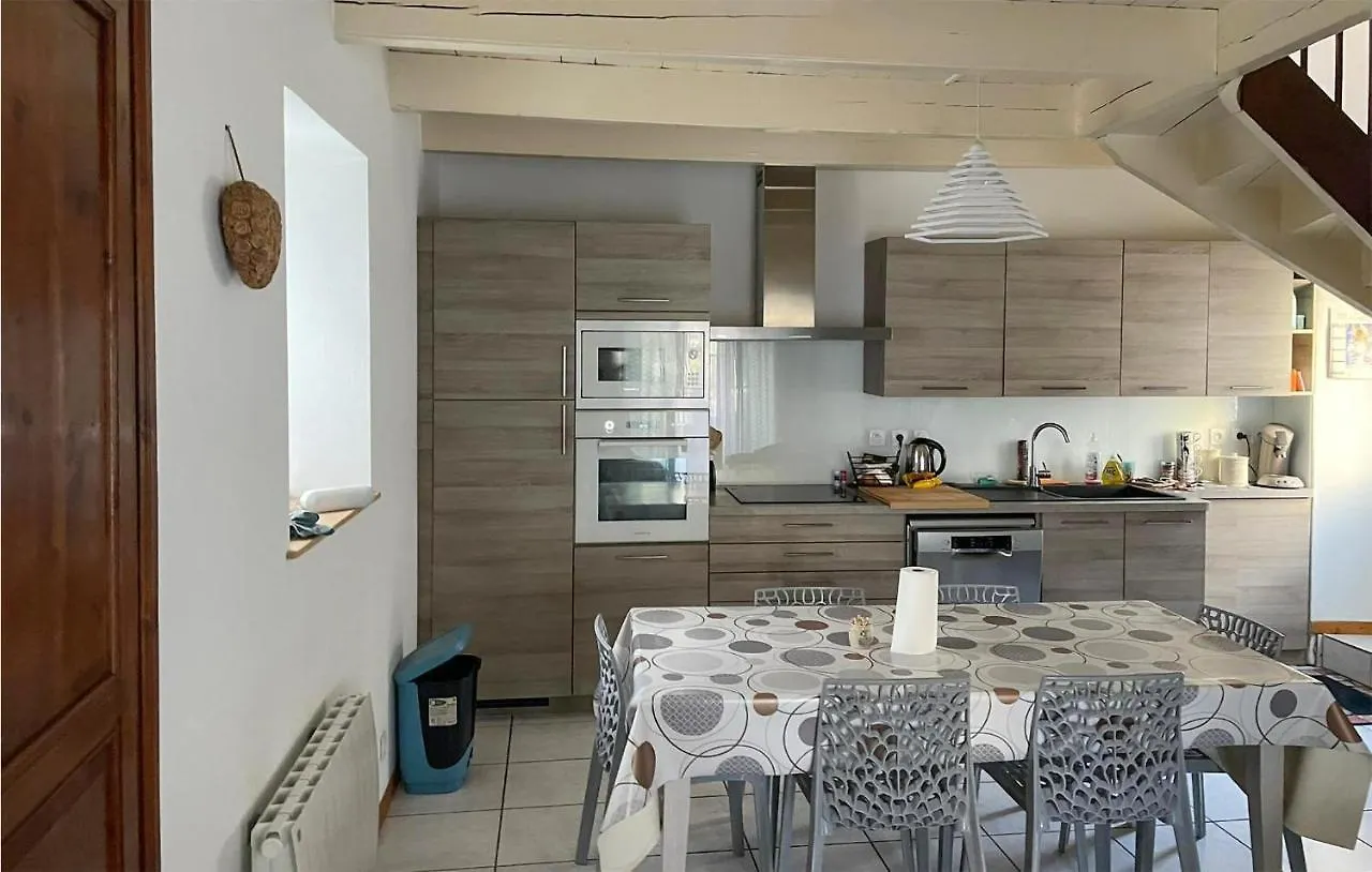 Nice Home In Plouha With Wifi بيت للعطل